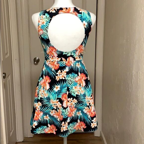 PINK Victoria's Secret Summer Skater Dress XSMALL - Picture 7 of 9